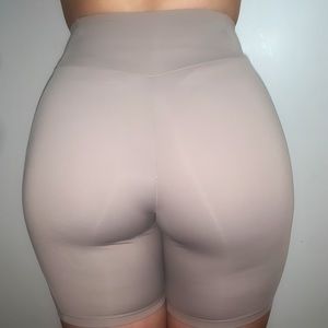 RESTOCKED 😍🍑! SHAPER BIKE SHORTS 🔥